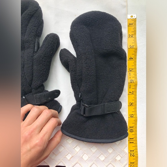 Perigee fleece mittens - thick! Size small. Strip of padding on thumb/palm shown - Picture 10 of 12